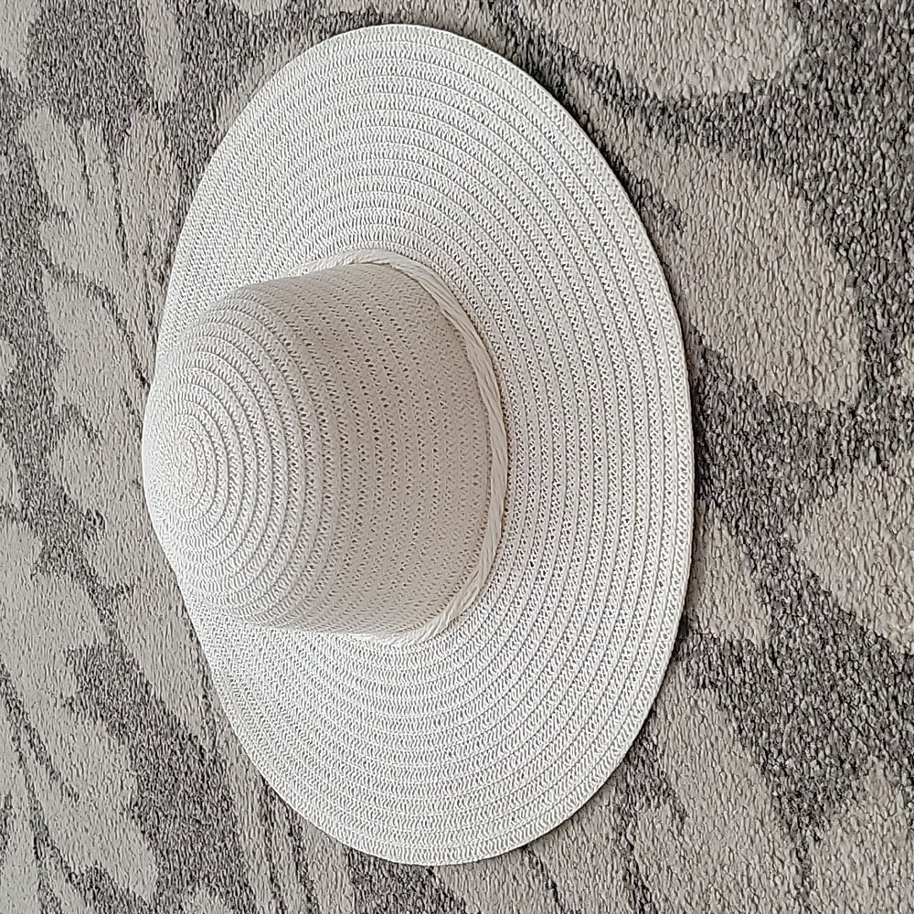 Off white sun hat - Picture 2 of 6